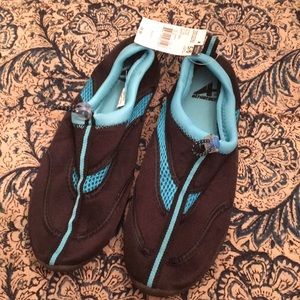 NWT!! Water Shoes